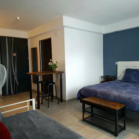 D'hotes Grace Bed & Breakfast 3*